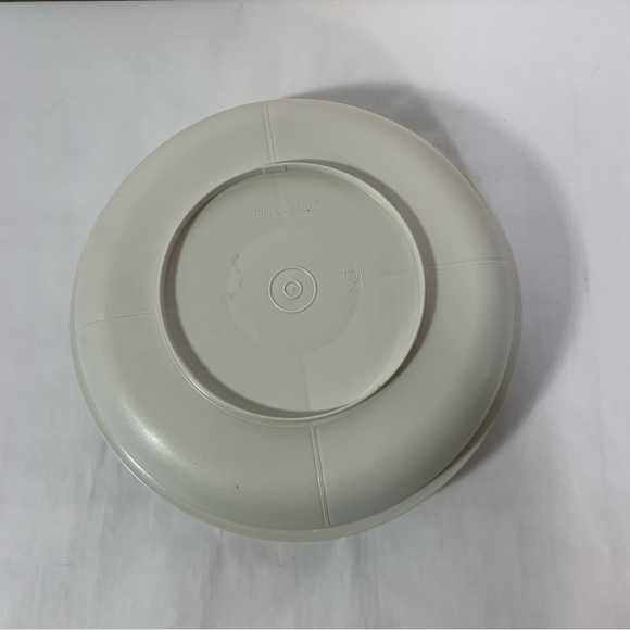 TUPPERWARE 1708 Divided Veggie Relish & Dip Serving Tray with lid - Picture 5 of 8